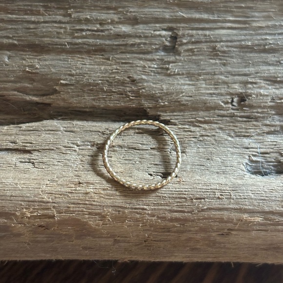 Twisted Ring - Picture 1 of 3